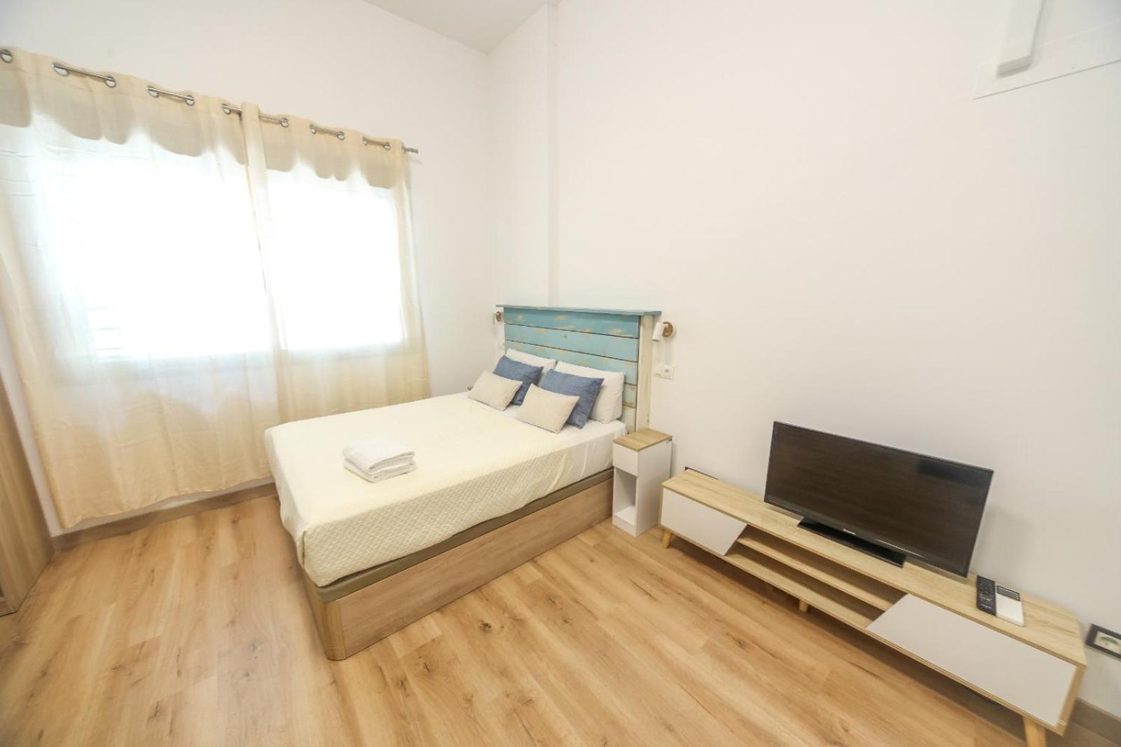 Apartamento Lovely In The Heart Of Free Swimming Pool Málaga